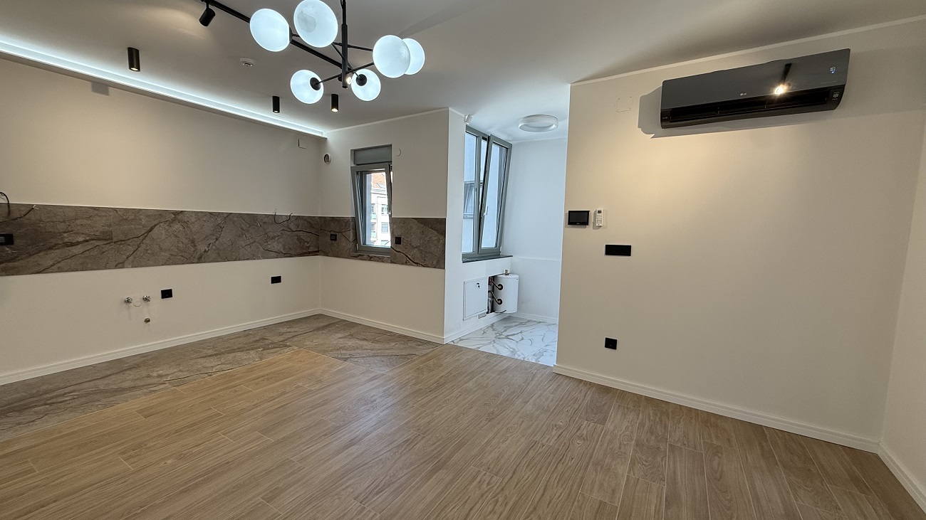 Luks 2 0 stan kod Kalenić pijace  Sredačka  65m2 2