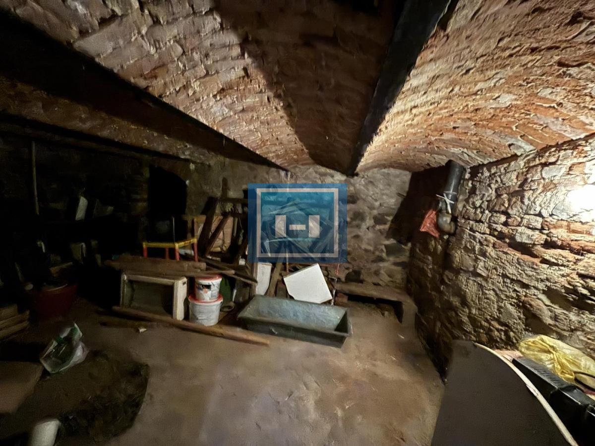 Prostrana kuca u centru Raznja 3