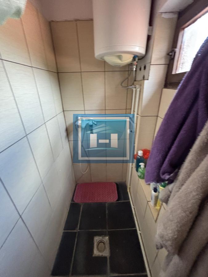 Prostrana kuca u centru Raznja 16