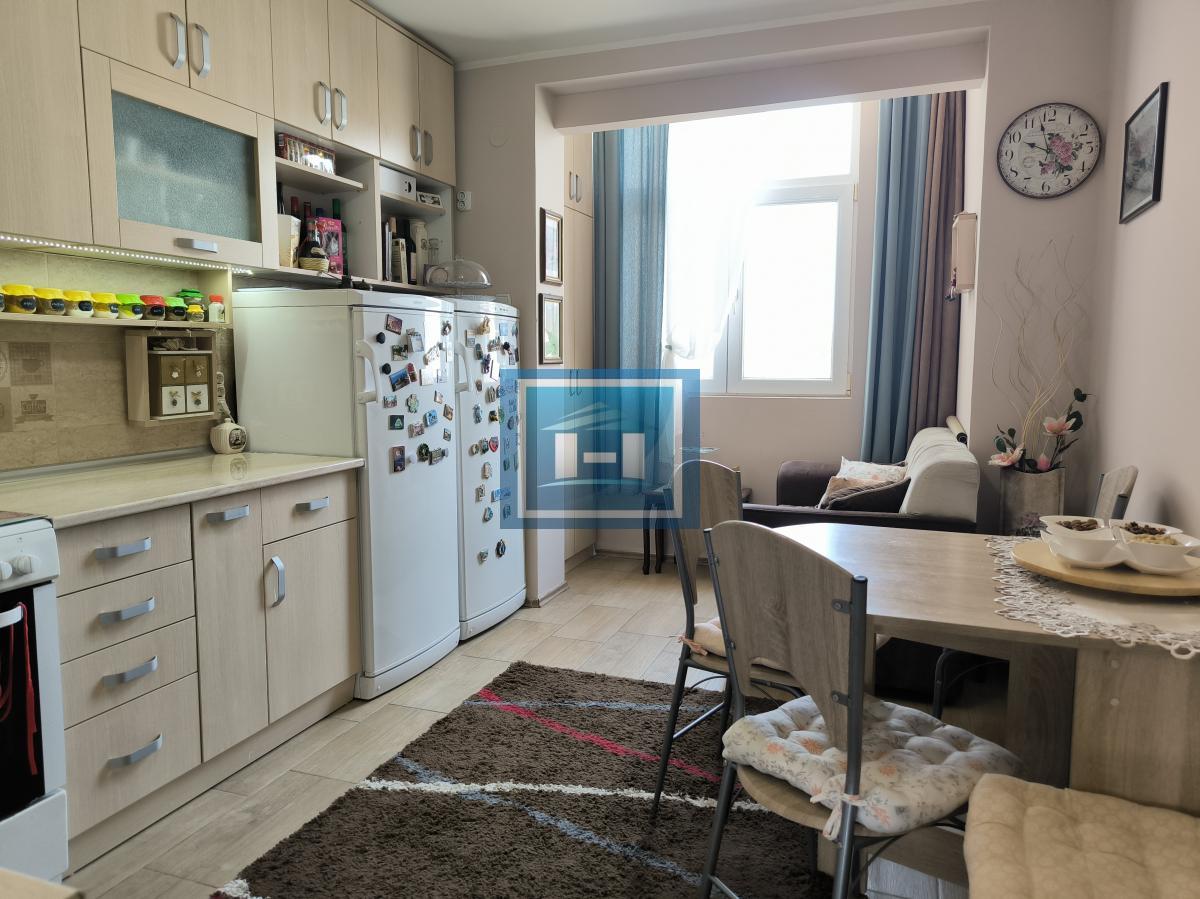 Na prodaju prostran stan u samom centru Ćuprije 5