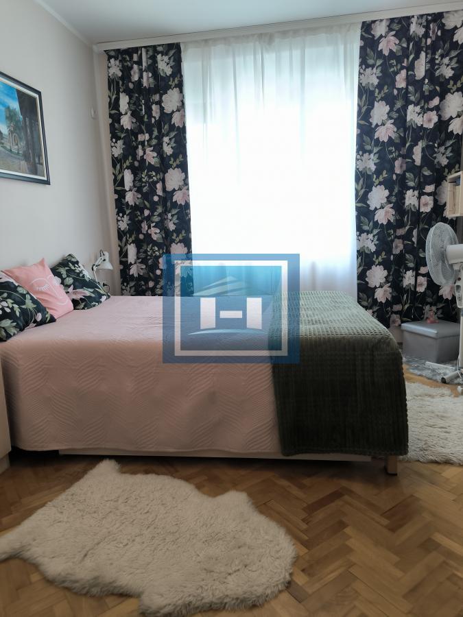 Na prodaju prostran stan u samom centru Ćuprije 8