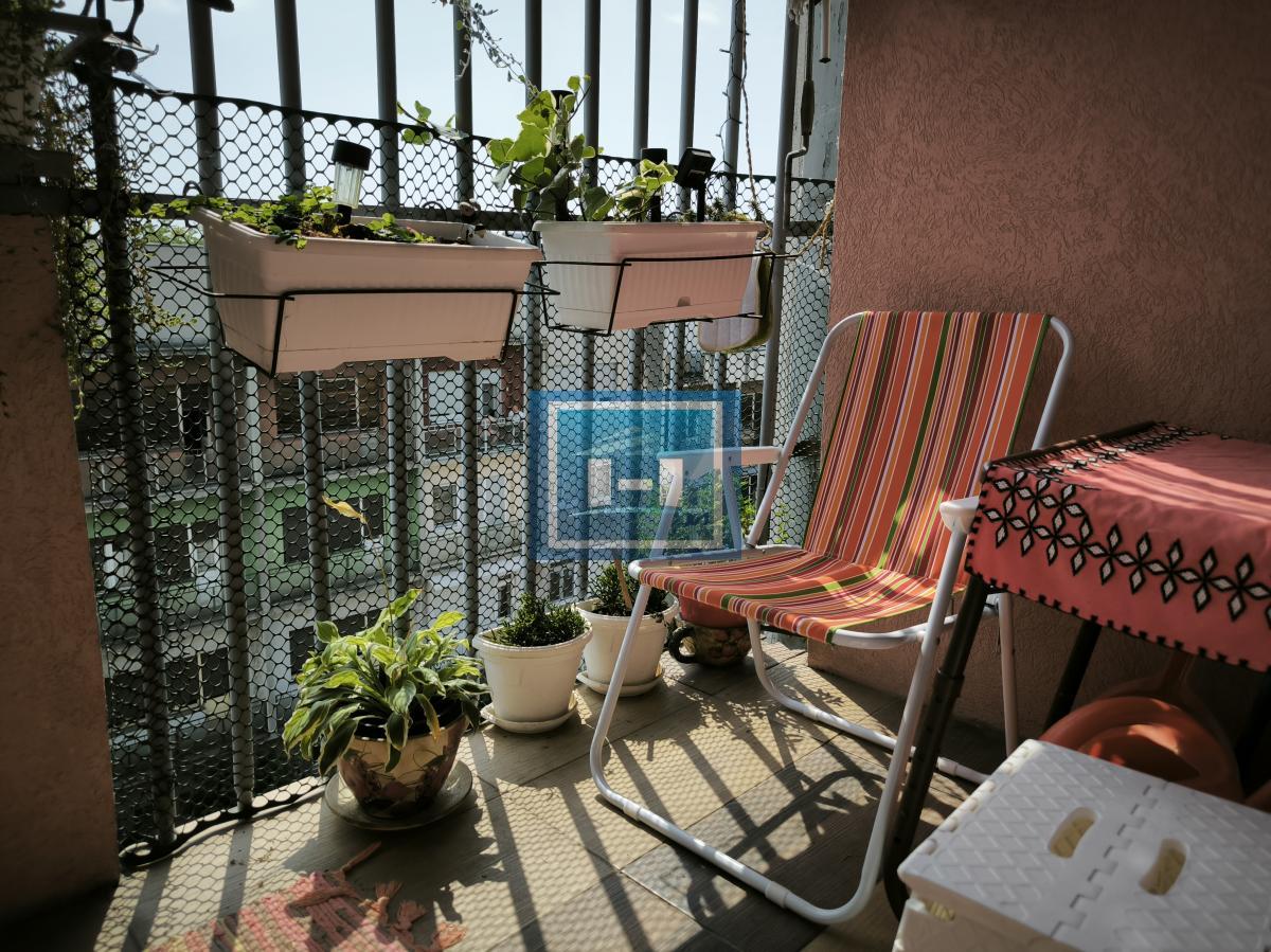 Na prodaju prostran stan u samom centru Ćuprije 10