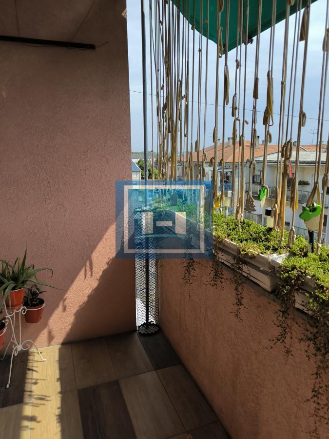 Na prodaju prostran stan u samom centru Ćuprije 11