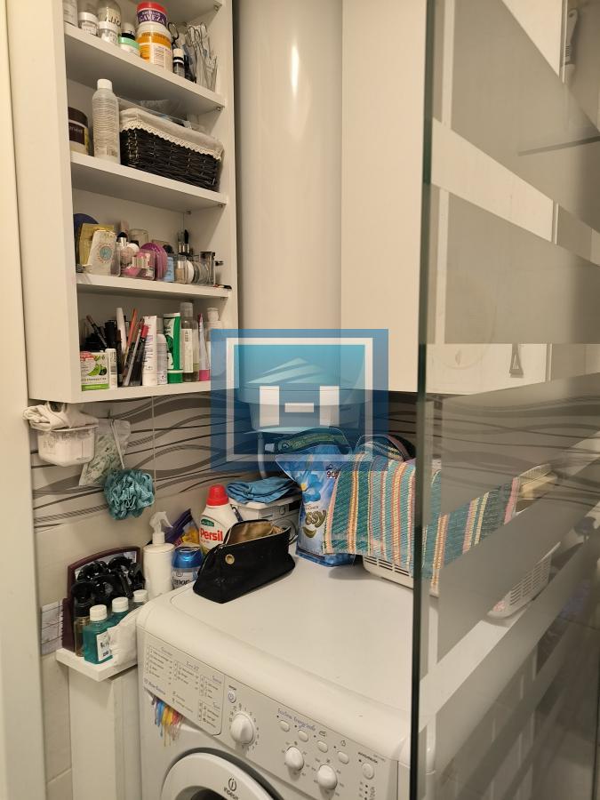 Na prodaju prostran stan u samom centru Ćuprije 9