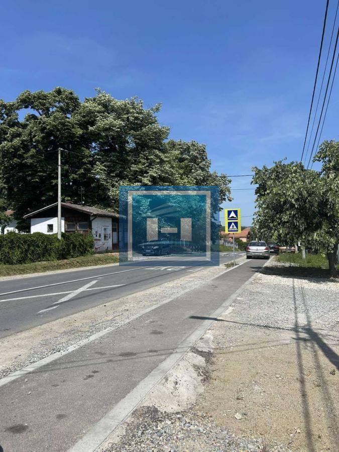 Plac za izgradnju vikend kuće ili hale  na glavnom putu Lapovo Batčina 2