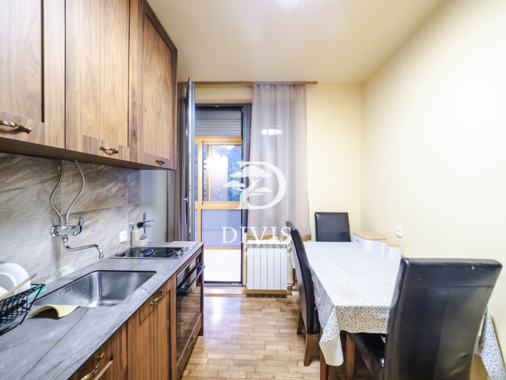 Prodajemo odličan 4 0 stan  104m2  Čingrijina kod Gradske bolnice 4