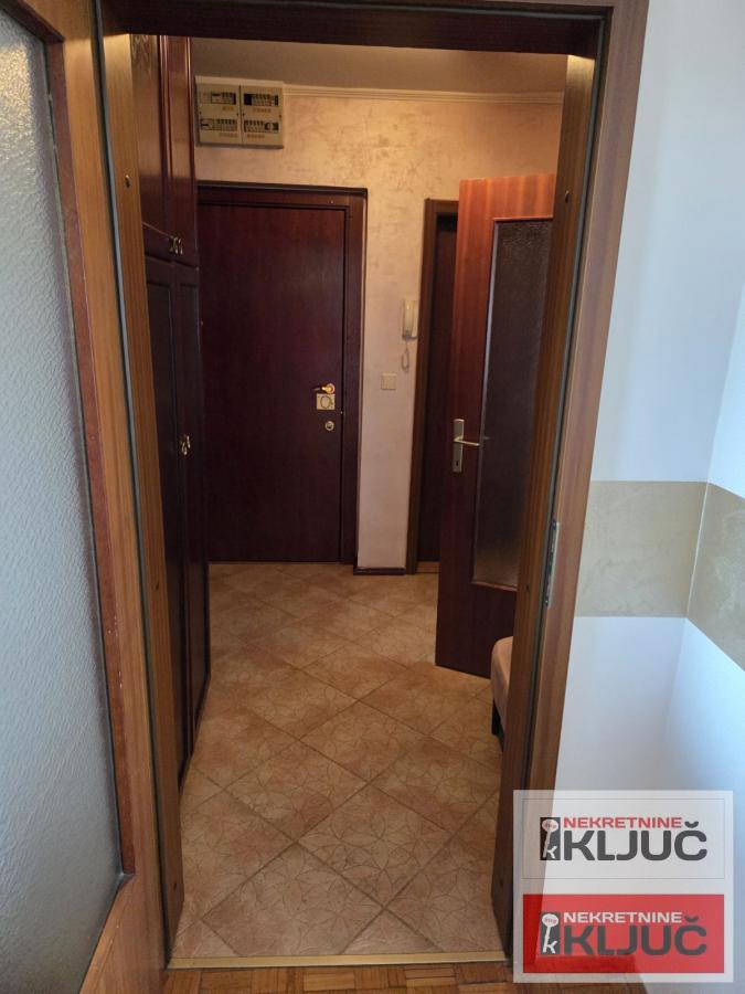 SOMBORSKI BULEVAR, 83m2, Trosoban, Fasadna cigla 12