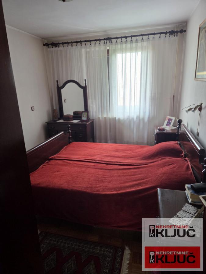 SOMBORSKI BULEVAR, 83m2, Trosoban, Fasadna cigla 13