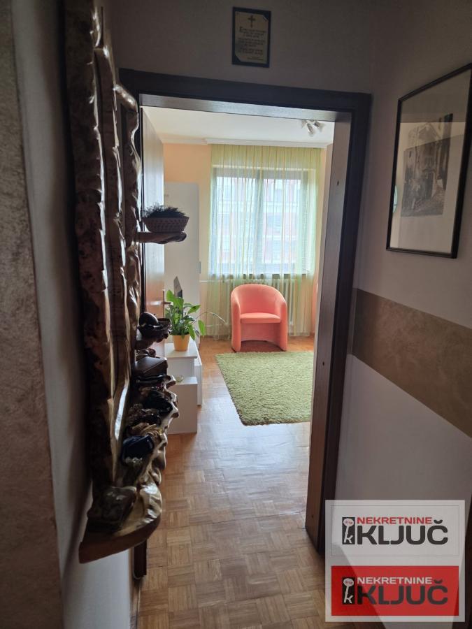 SOMBORSKI BULEVAR, 83m2, Trosoban, Fasadna cigla 8