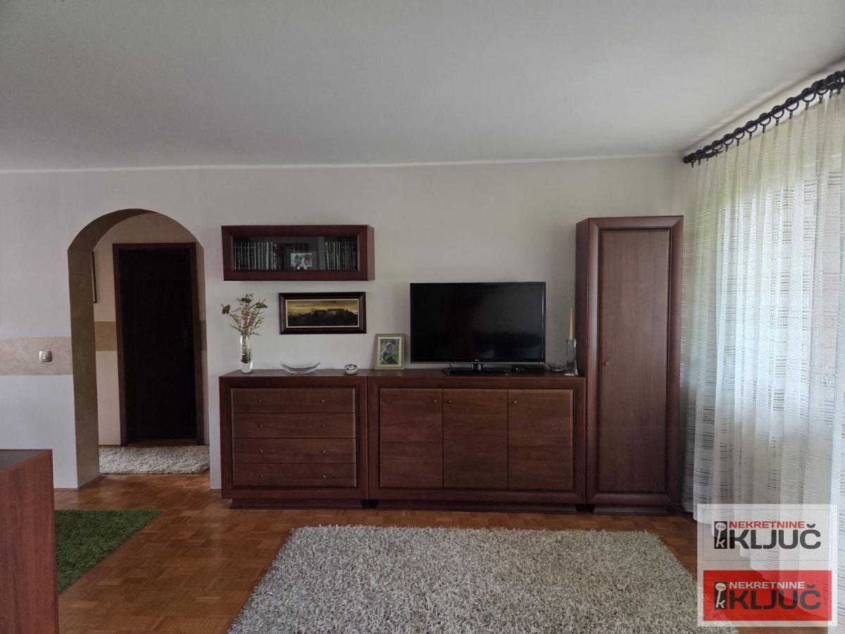 SOMBORSKI BULEVAR, 83m2, Trosoban, Fasadna cigla 16