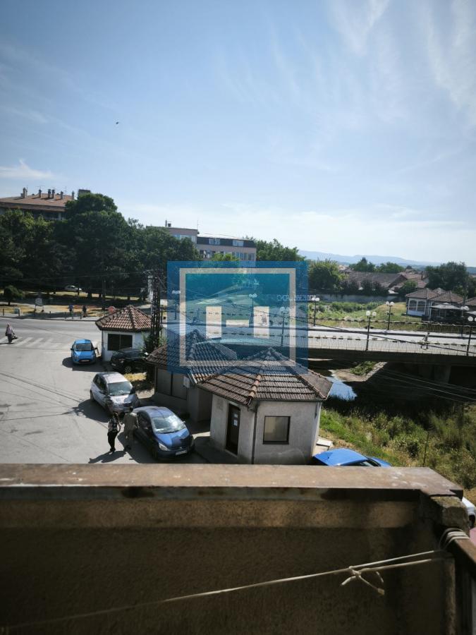 Tražiš stan za sređivanje? Lokacija TOP, potencijal OGROMAN! 2