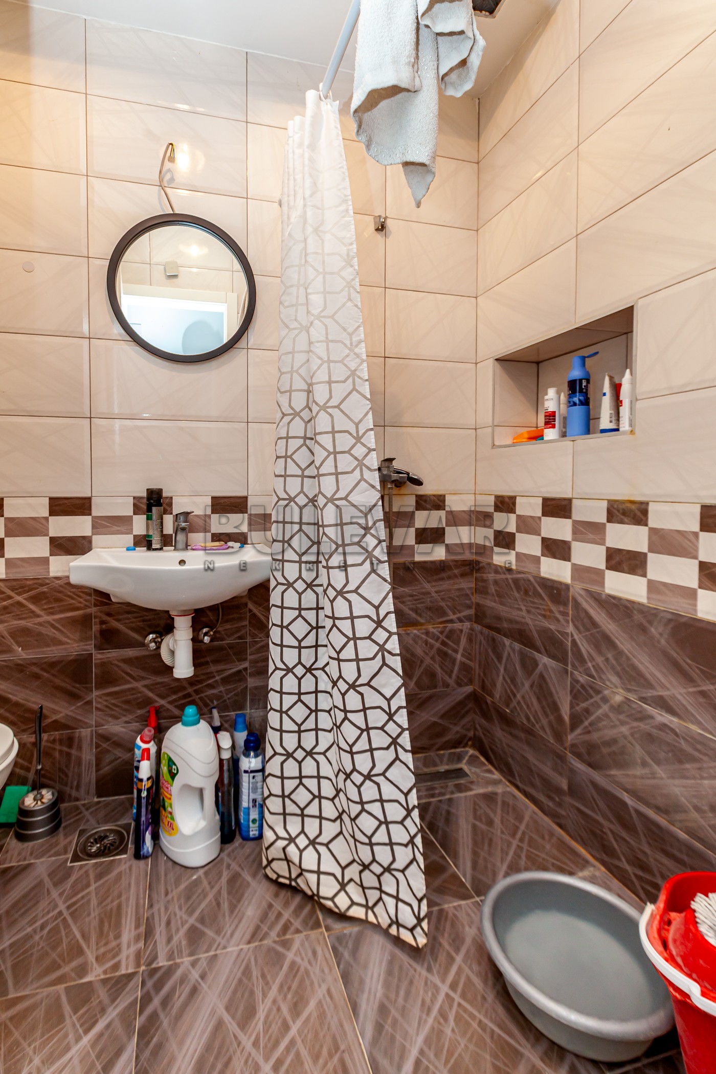 Dvosoban stan, 75 m2, Pantelej, Kruševska ID: p-014311 5