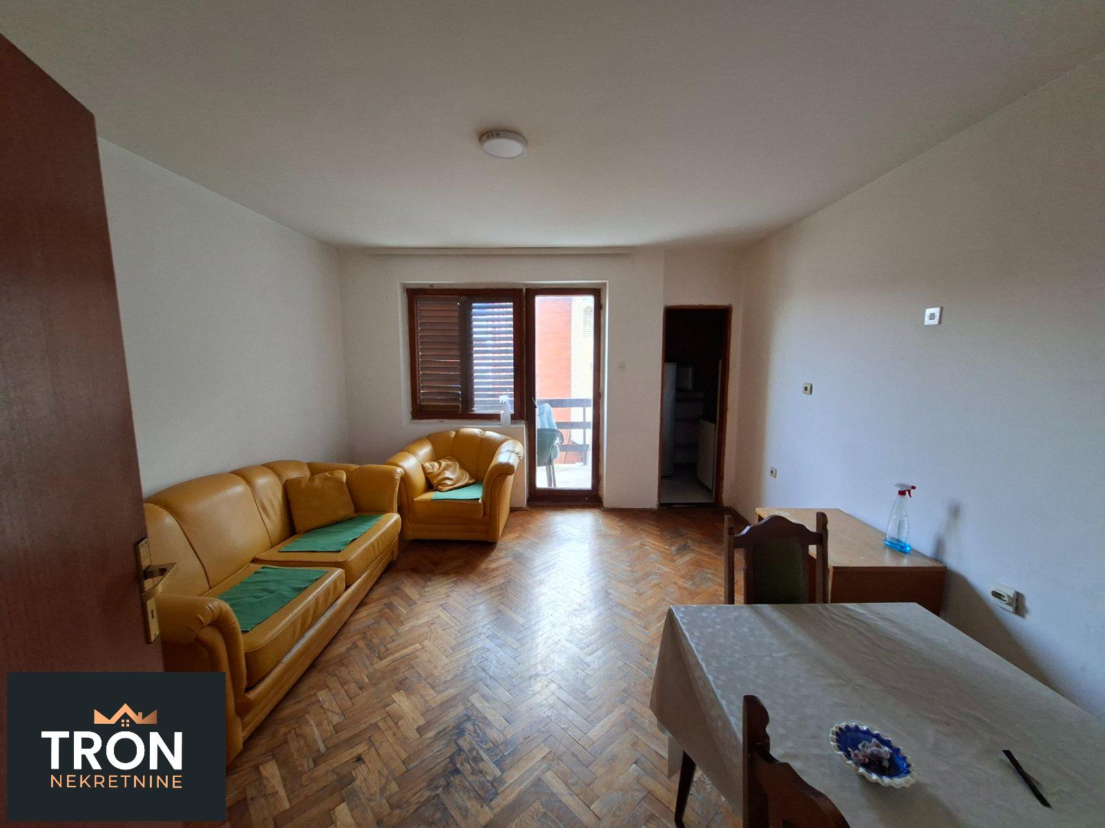 Trosoban stan na prodaju 100m2 2