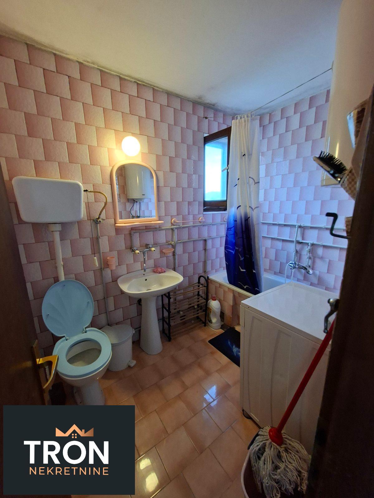 Trosoban stan na prodaju 100m2 4