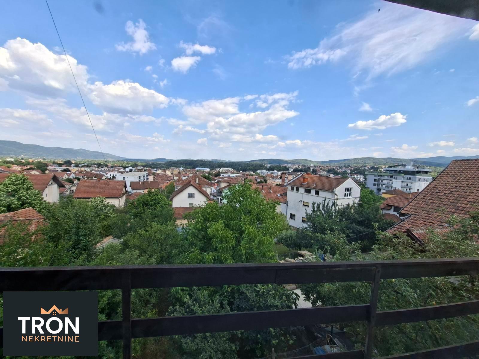 Trosoban stan na prodaju 100m2 5