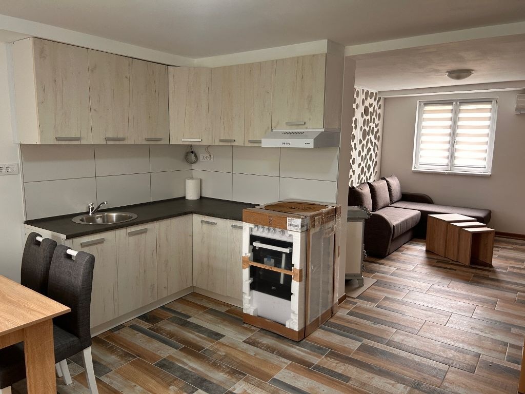 Potpuno renovirana vikendica u Krcedinu 2