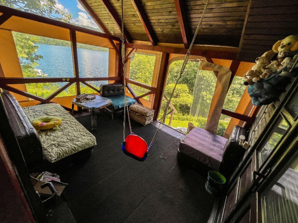 Vikendica na Zlatarskom jezeru sa privatnim zalivom 2