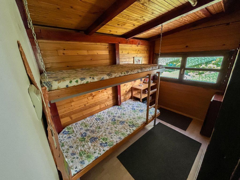 Vikendica na Zlatarskom jezeru sa privatnim zalivom 3