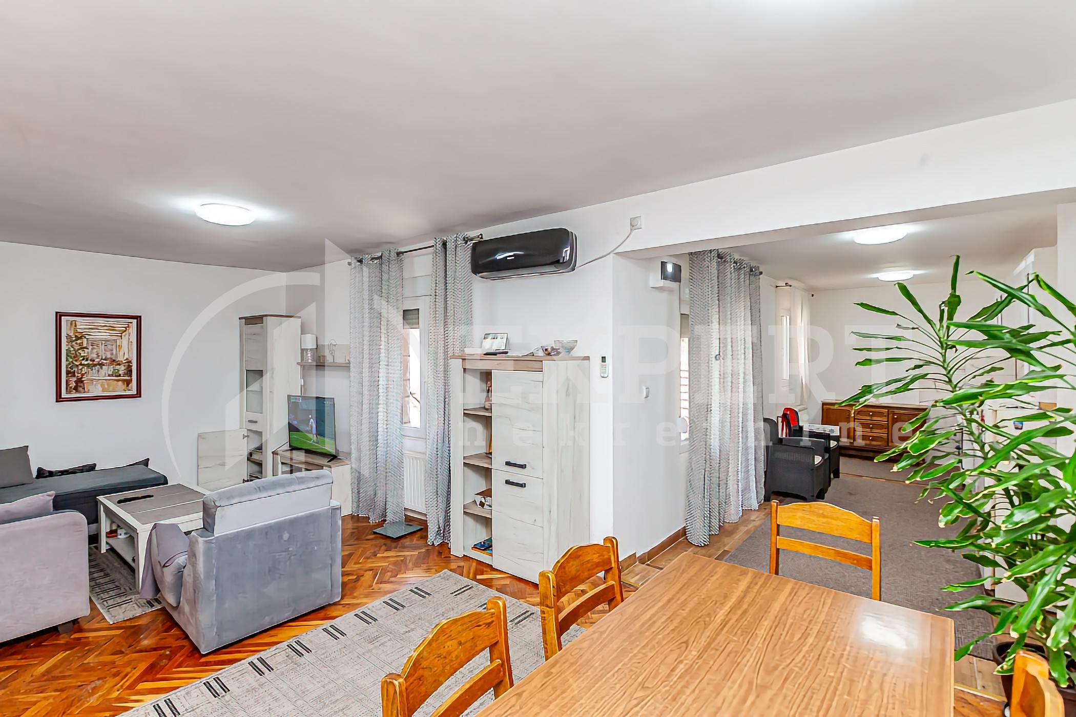 četvorosobna kuća, 216 m2, Crveni krst, Humska ID: p-014379 11