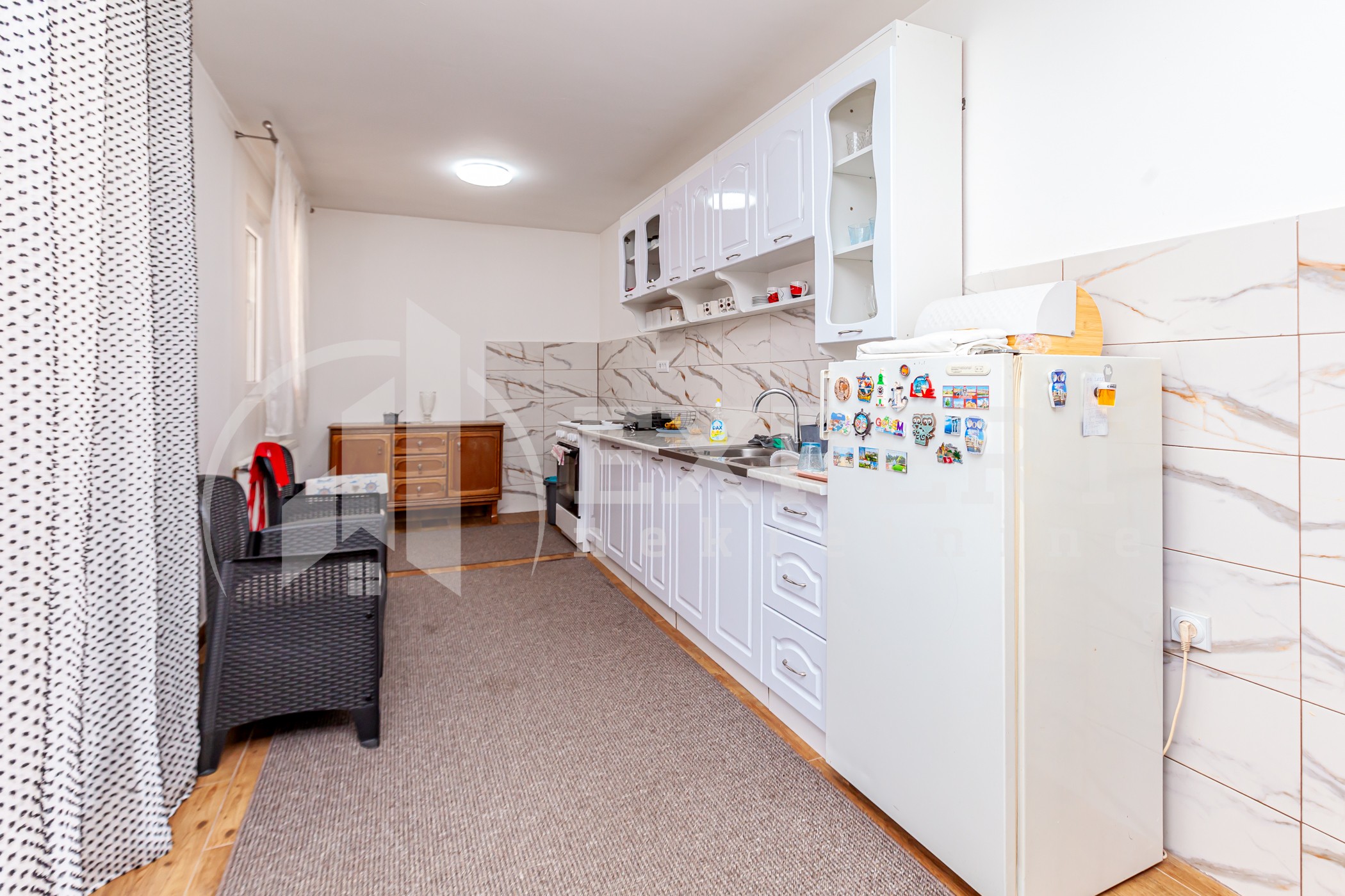 četvorosobna kuća, 216 m2, Crveni krst, Humska ID: p-014379 12