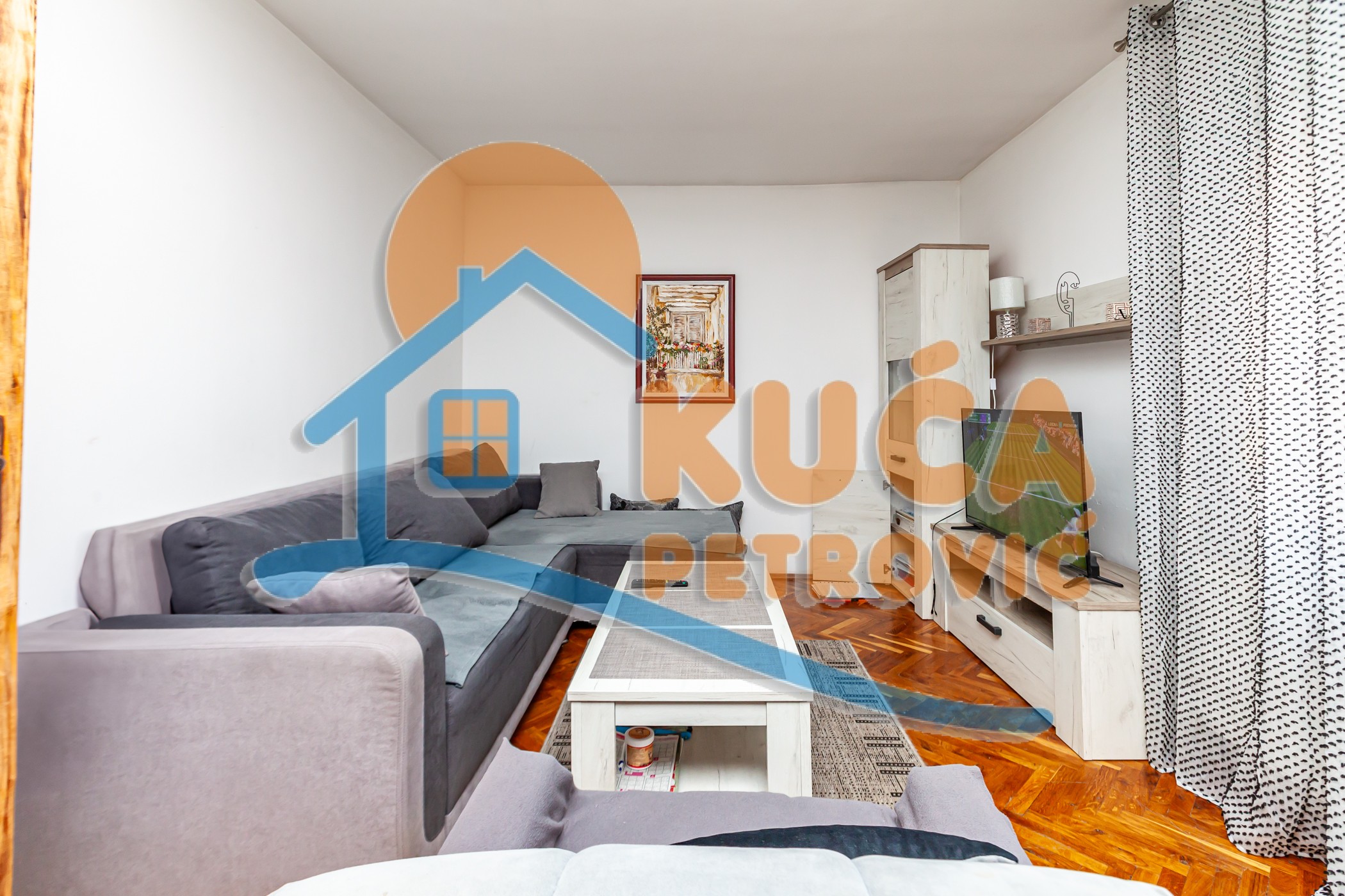 četvorosobna kuća, 216 m2, Crveni krst, Humska ID: p-014379 10