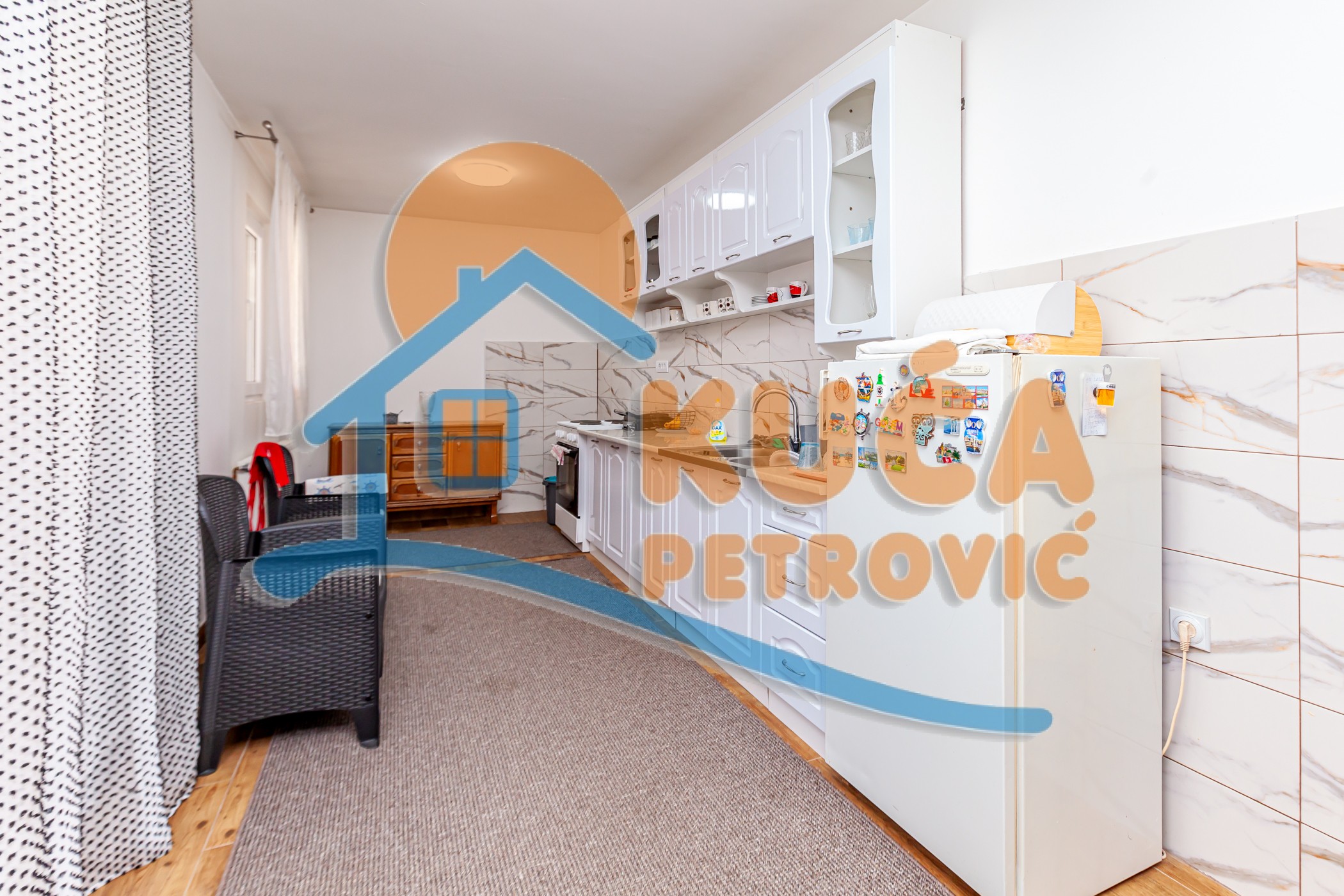 četvorosobna kuća, 216 m2, Crveni krst, Humska ID: p-014379 12