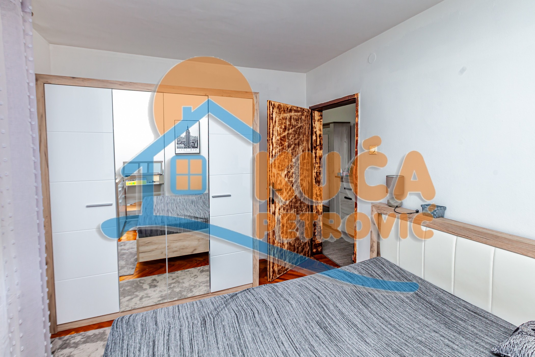 četvorosobna kuća, 216 m2, Crveni krst, Humska ID: p-014379 16