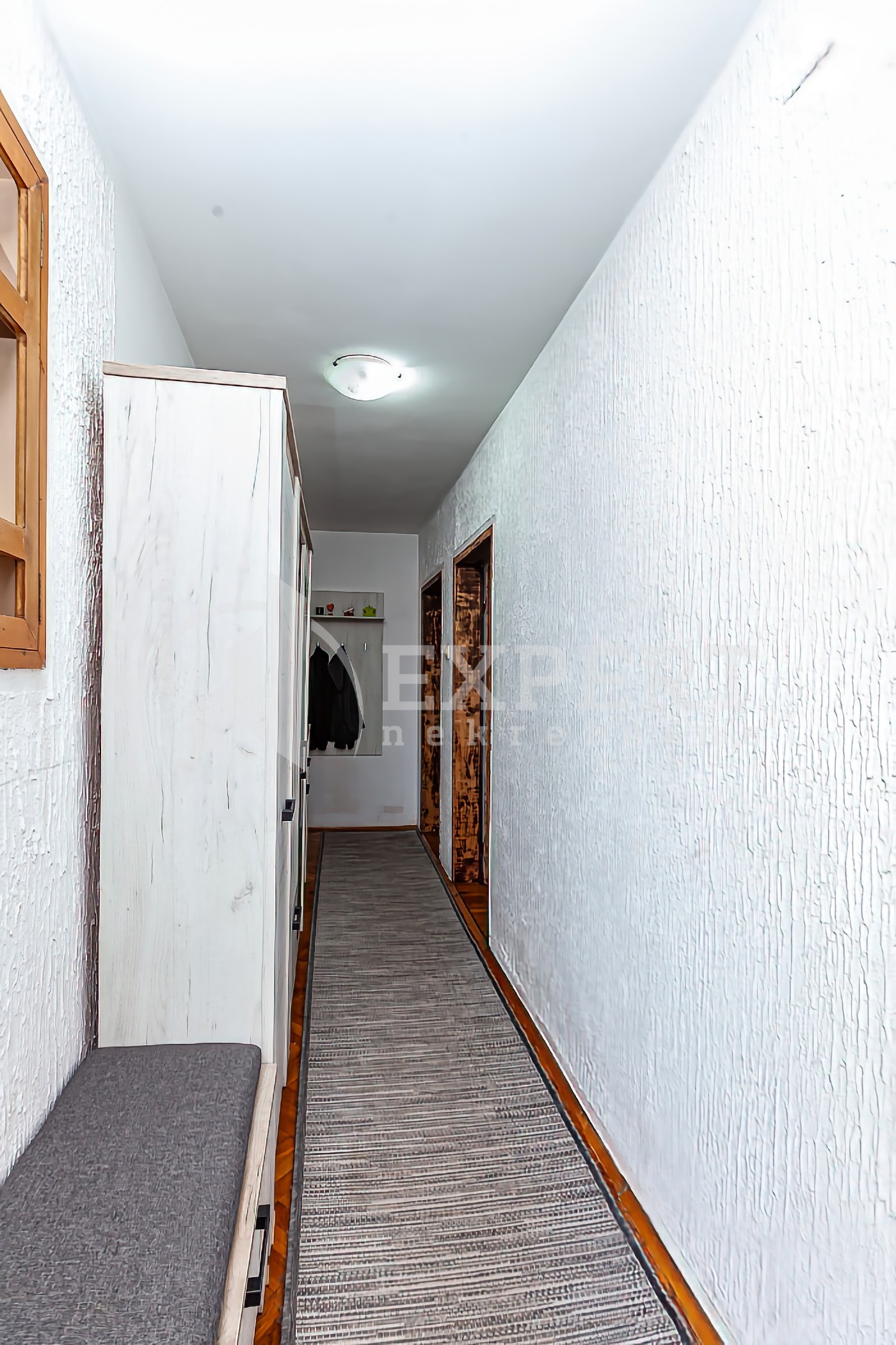 četvorosobna kuća, 216 m2, Crveni krst, Humska ID: p-014379 9