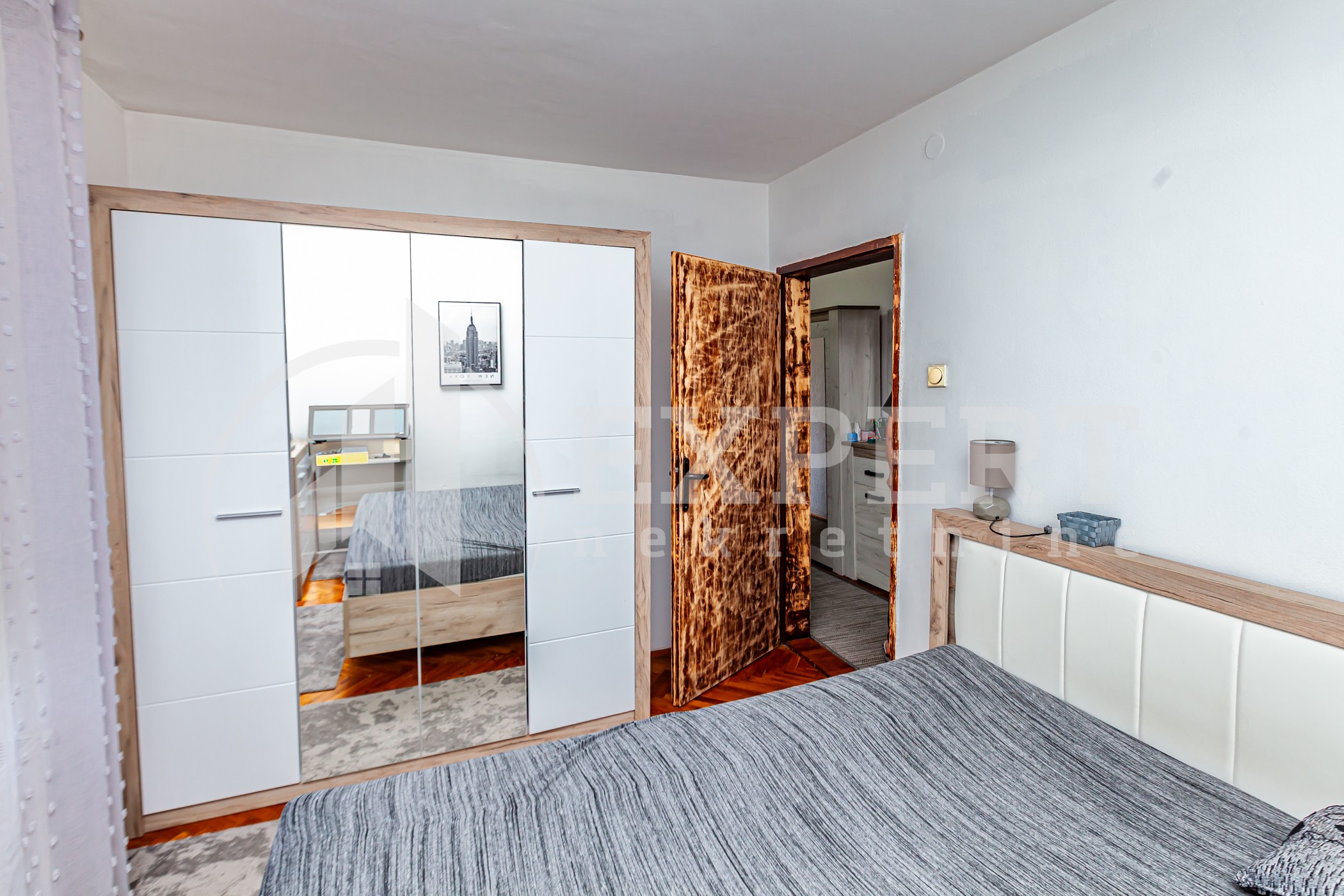 četvorosobna kuća, 216 m2, Crveni krst, Humska ID: p-014379 16