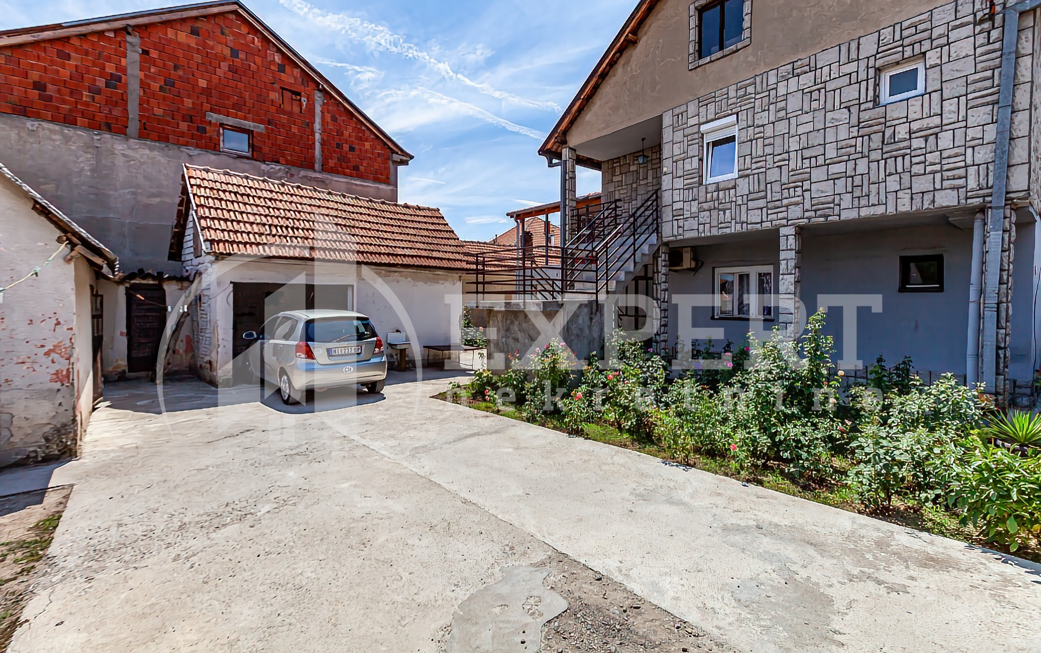 četvorosobna kuća, 216 m2, Crveni krst, Humska ID: p-014379 20