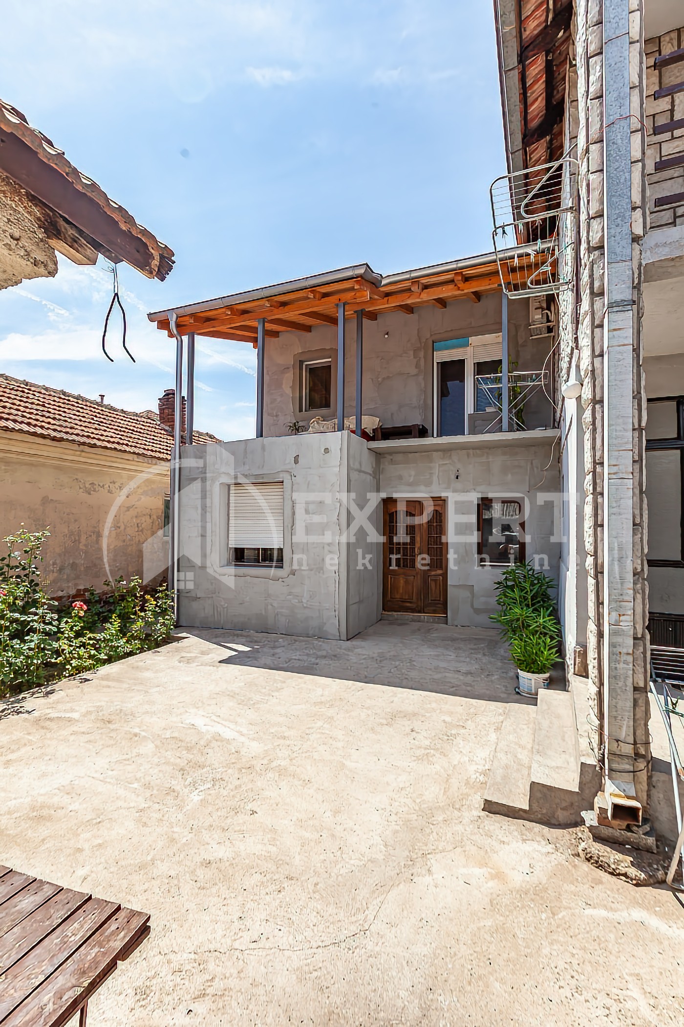 četvorosobna kuća, 216 m2, Crveni krst, Humska ID: p-014379 2