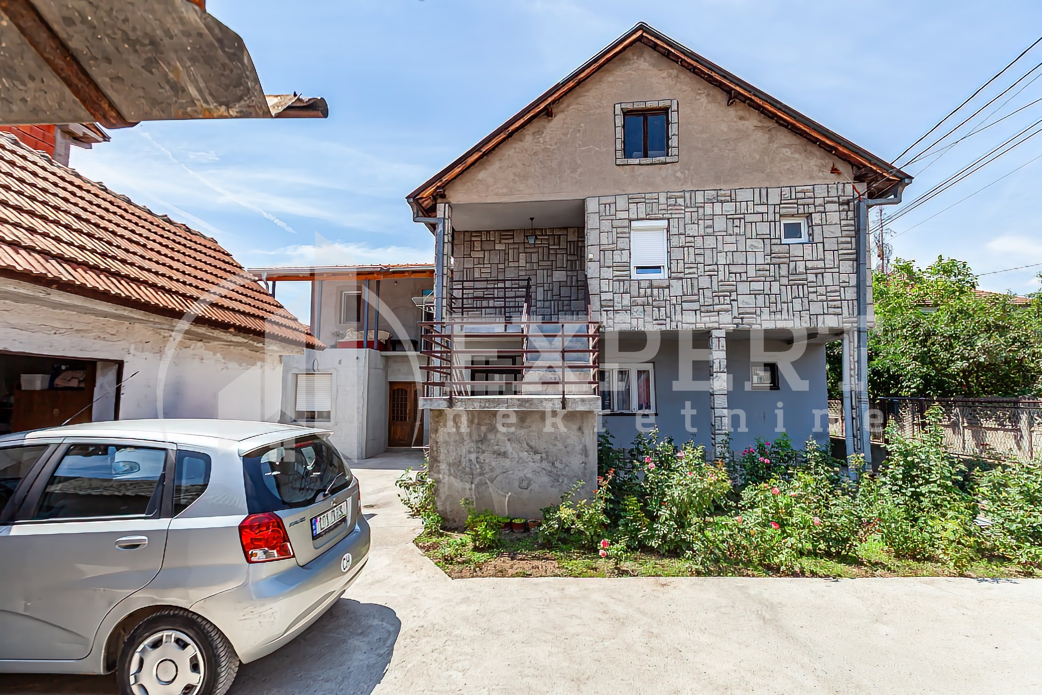 četvorosobna kuća, 216 m2, Crveni krst, Humska ID: p-014379 3