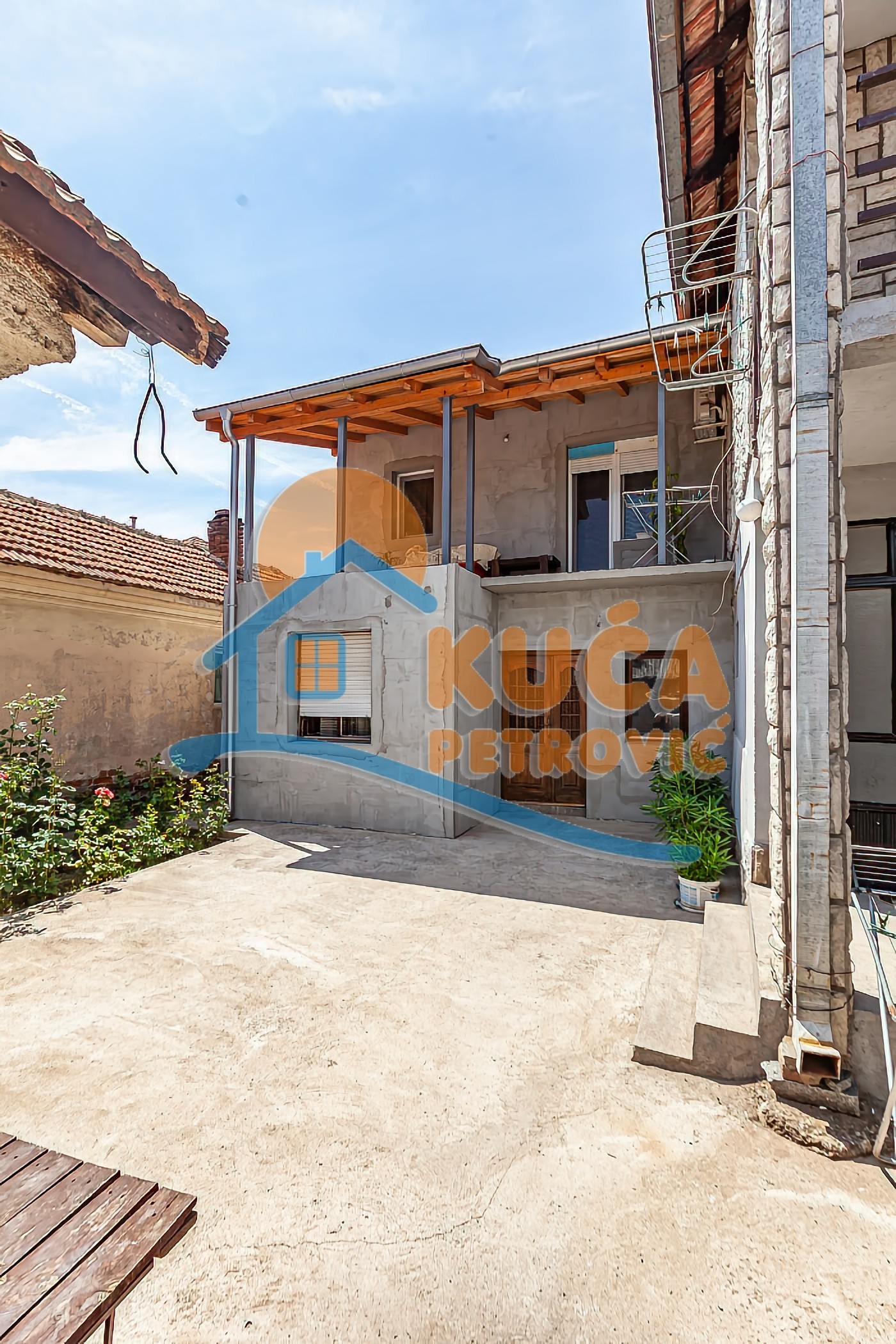 četvorosobna kuća, 216 m2, Crveni krst, Humska ID: p-014379 2