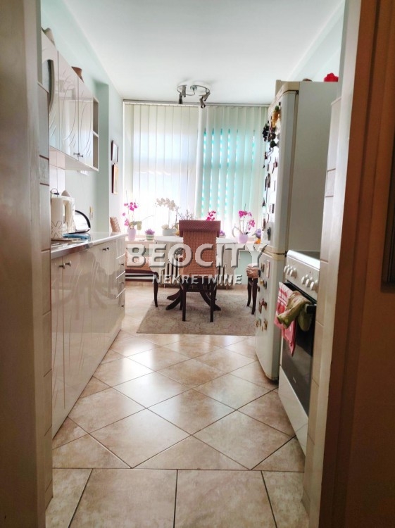 Trosoban stan, 71 m2, Kej ID: 120309 5