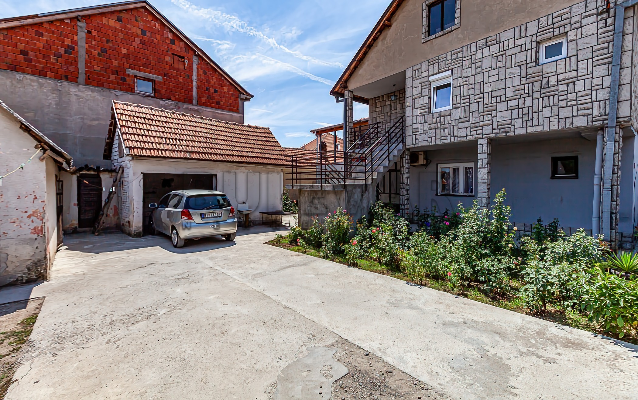 četvorosobna kuća, 216 m2, Crveni krst, Humska ID: p-014379 20