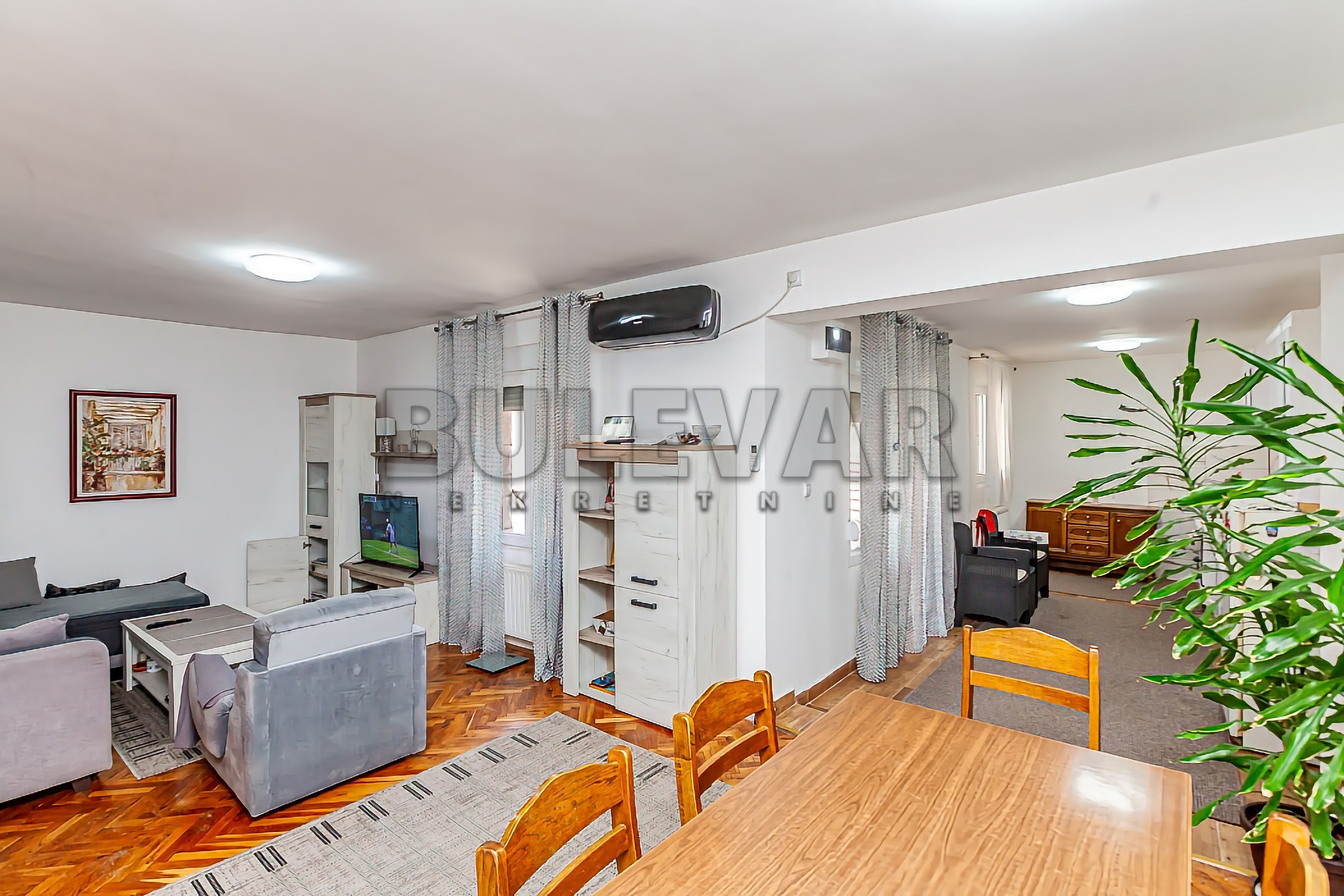 četvorosobna kuća, 216 m2, Crveni krst, Humska ID: p-014379 11