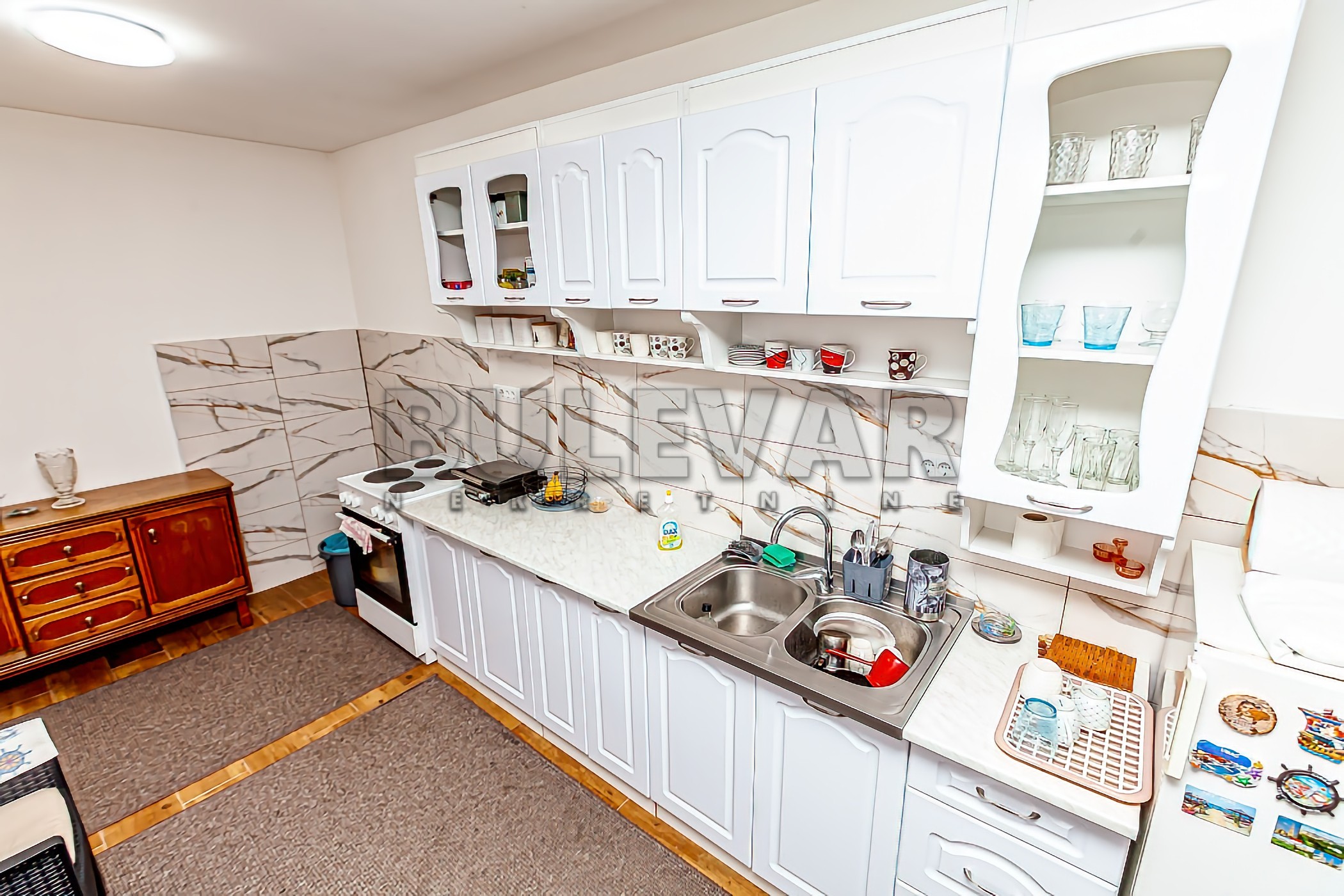 četvorosobna kuća, 216 m2, Crveni krst, Humska ID: p-014379 13