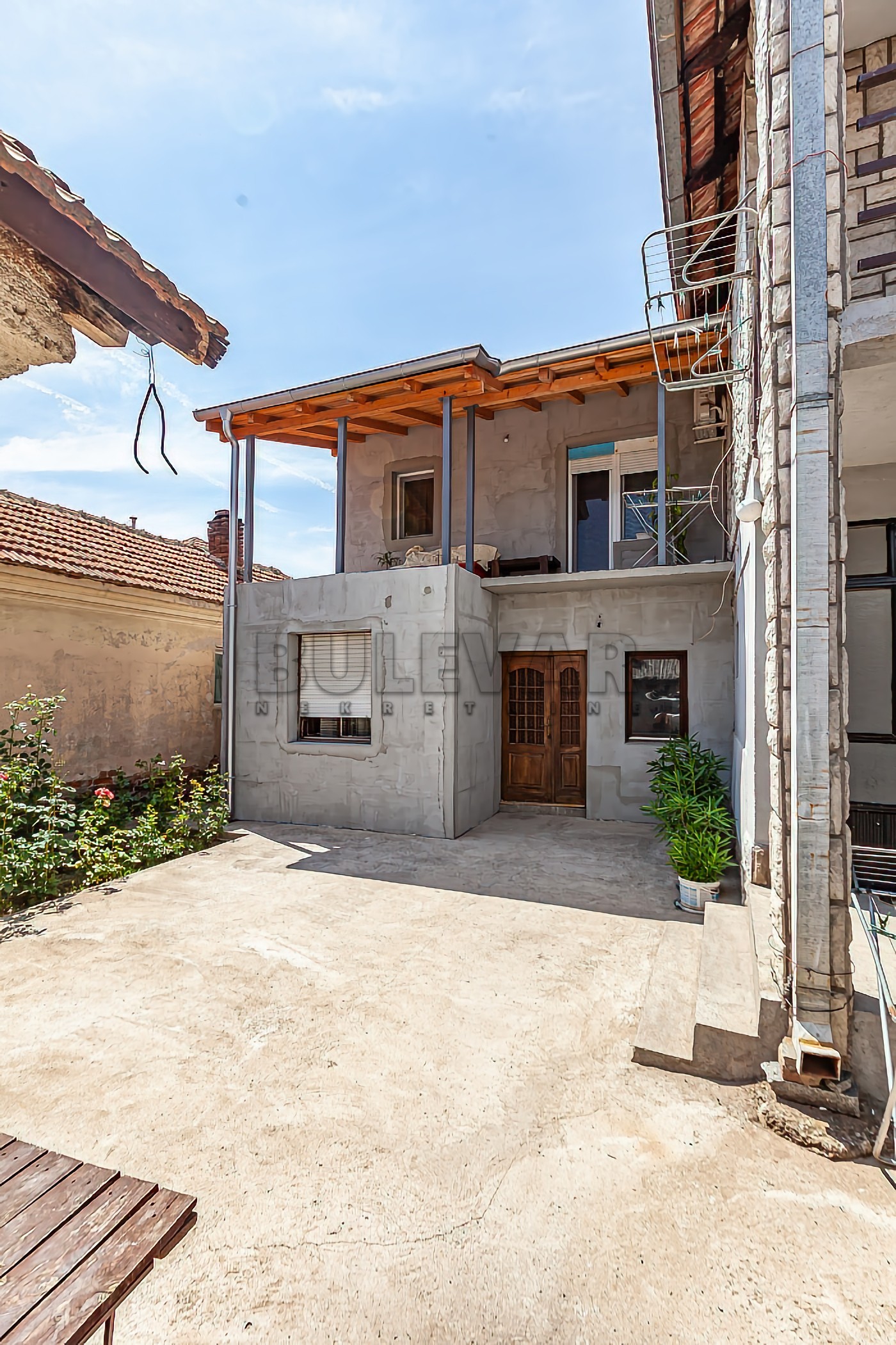 četvorosobna kuća, 216 m2, Crveni krst, Humska ID: p-014379 2