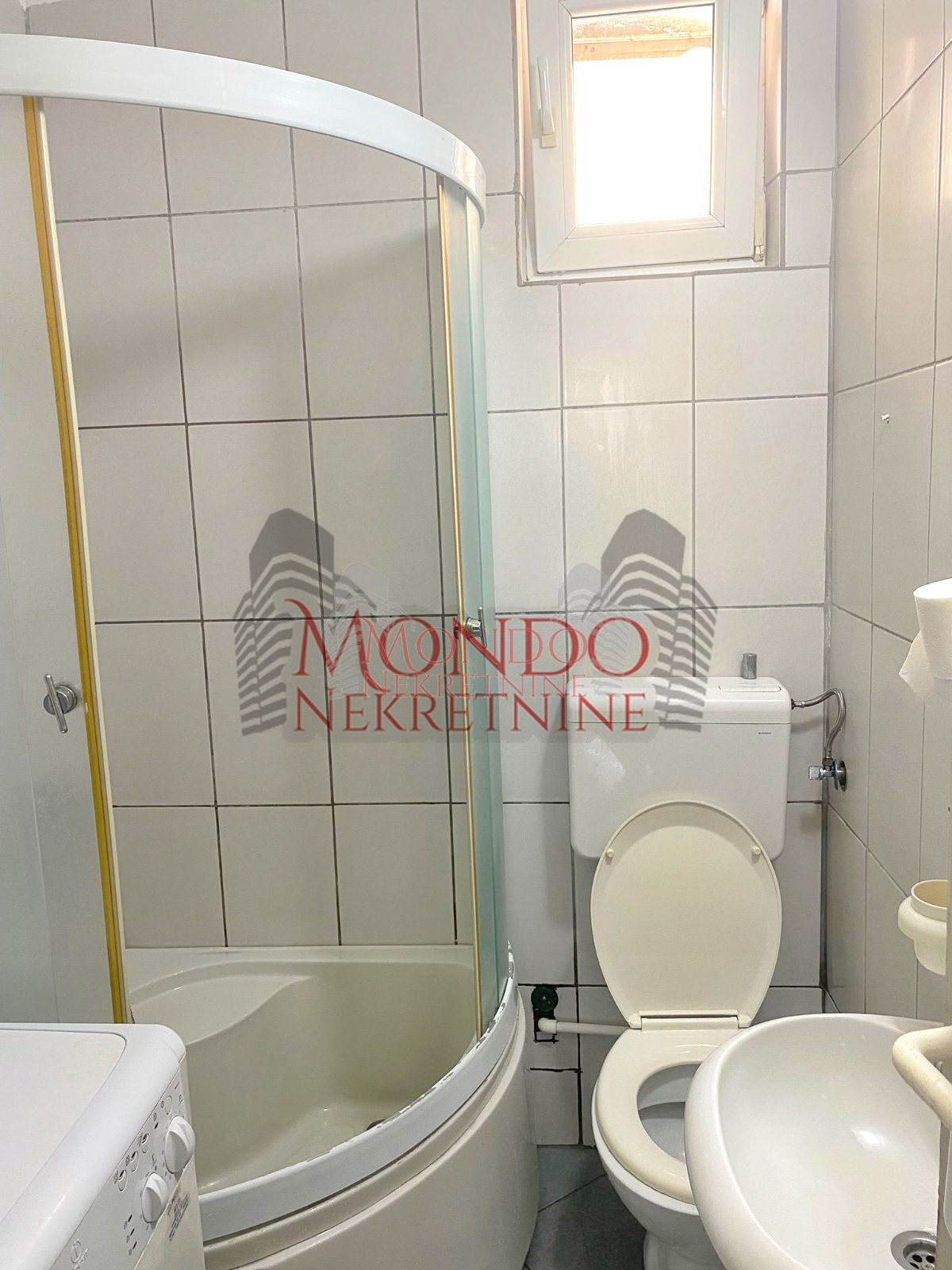 Jednoiposoban stan kod Medicinskog fakulteta 5