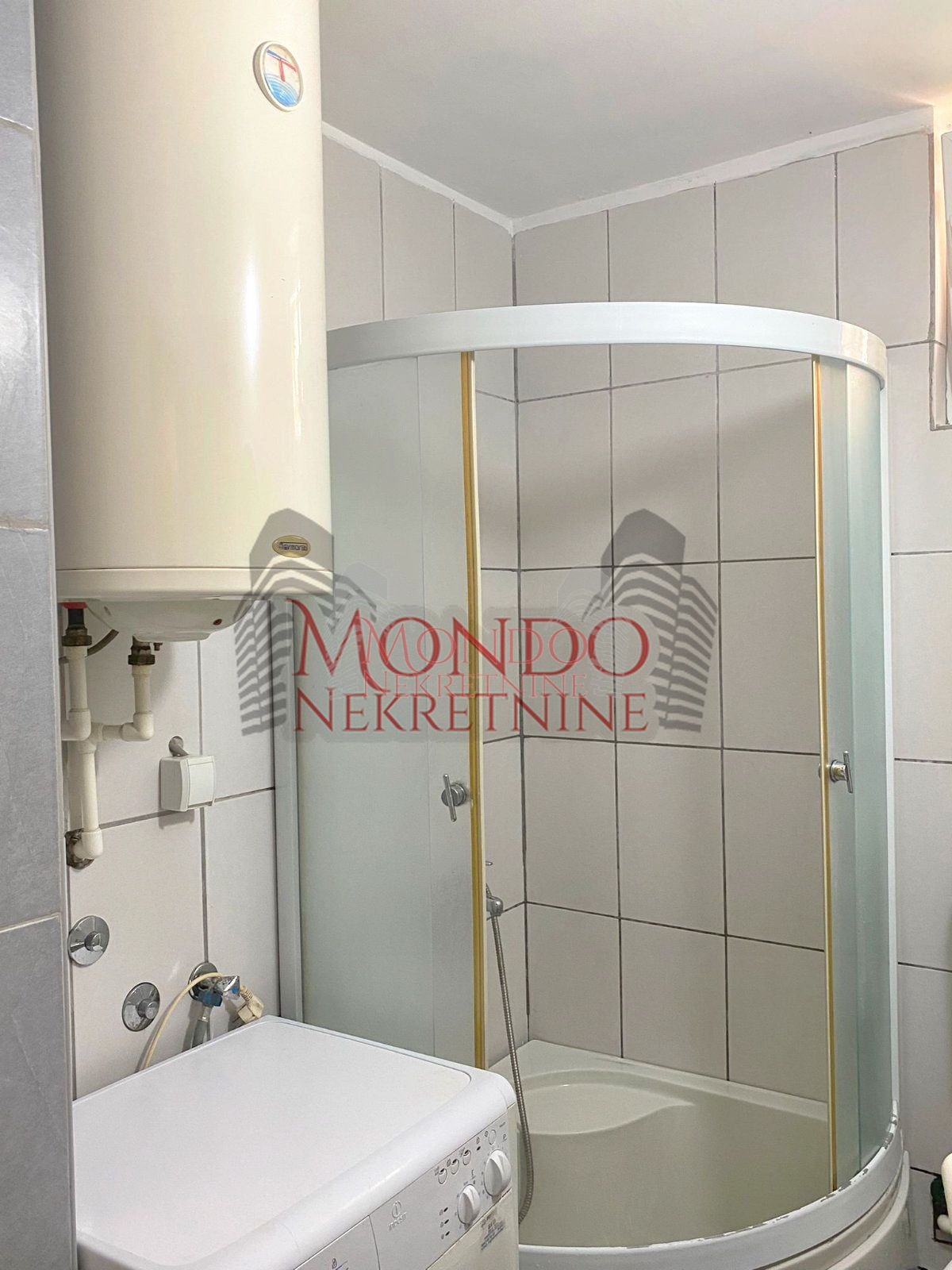 Jednoiposoban stan kod Medicinskog fakulteta 6