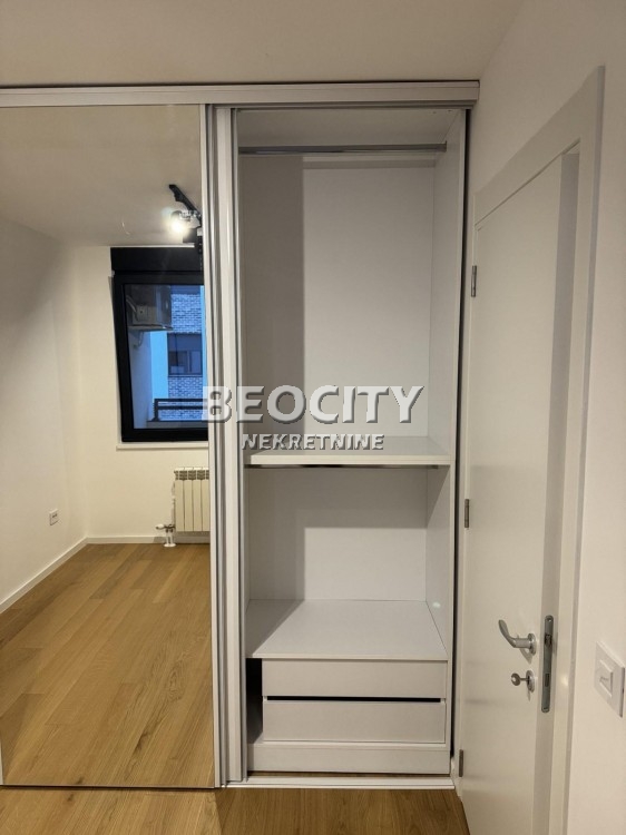 Dvosoban stan, 43 m2, Zemun, Cara Dušana ID: 120386 6