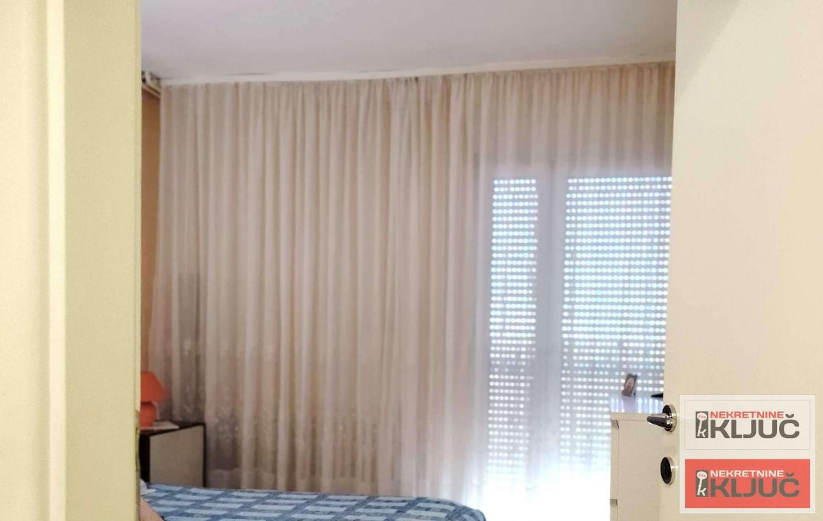 KEJ, 71m2, Trosoban, Kula 7