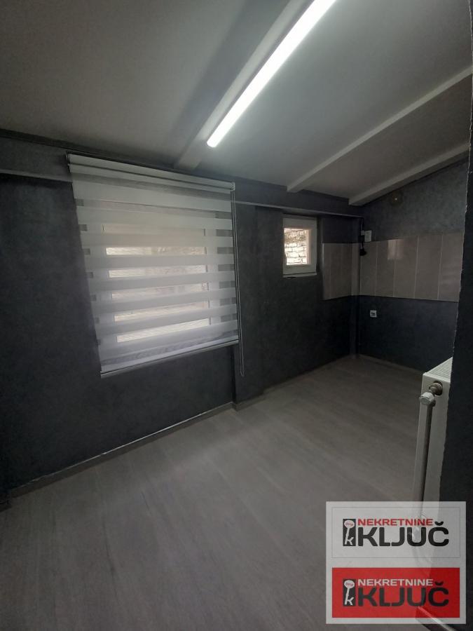 PETROVARADIN, 50m2 plus terasa, Dvoiposoban-Dvorišni Duplex sa Parking mestom 2