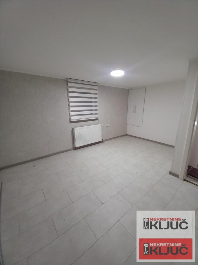 PETROVARADIN, 50m2 plus terasa, Dvoiposoban-Dvorišni Duplex sa Parking mestom 3