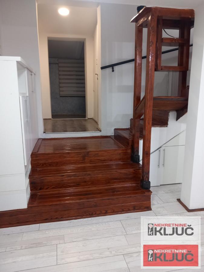 PETROVARADIN, 50m2 plus terasa, Dvoiposoban-Dvorišni Duplex sa Parking mestom 7