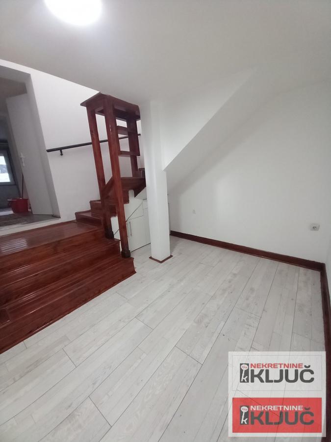 PETROVARADIN, 50m2 plus terasa, Dvoiposoban-Dvorišni Duplex sa Parking mestom 9