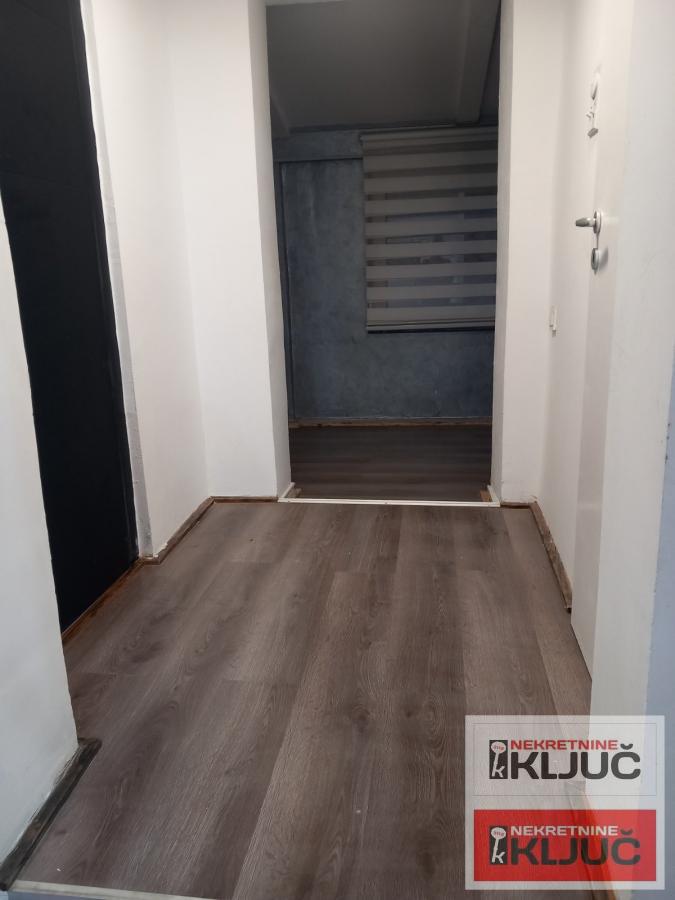 PETROVARADIN, 50m2 plus terasa, Dvoiposoban-Dvorišni Duplex sa Parking mestom 10