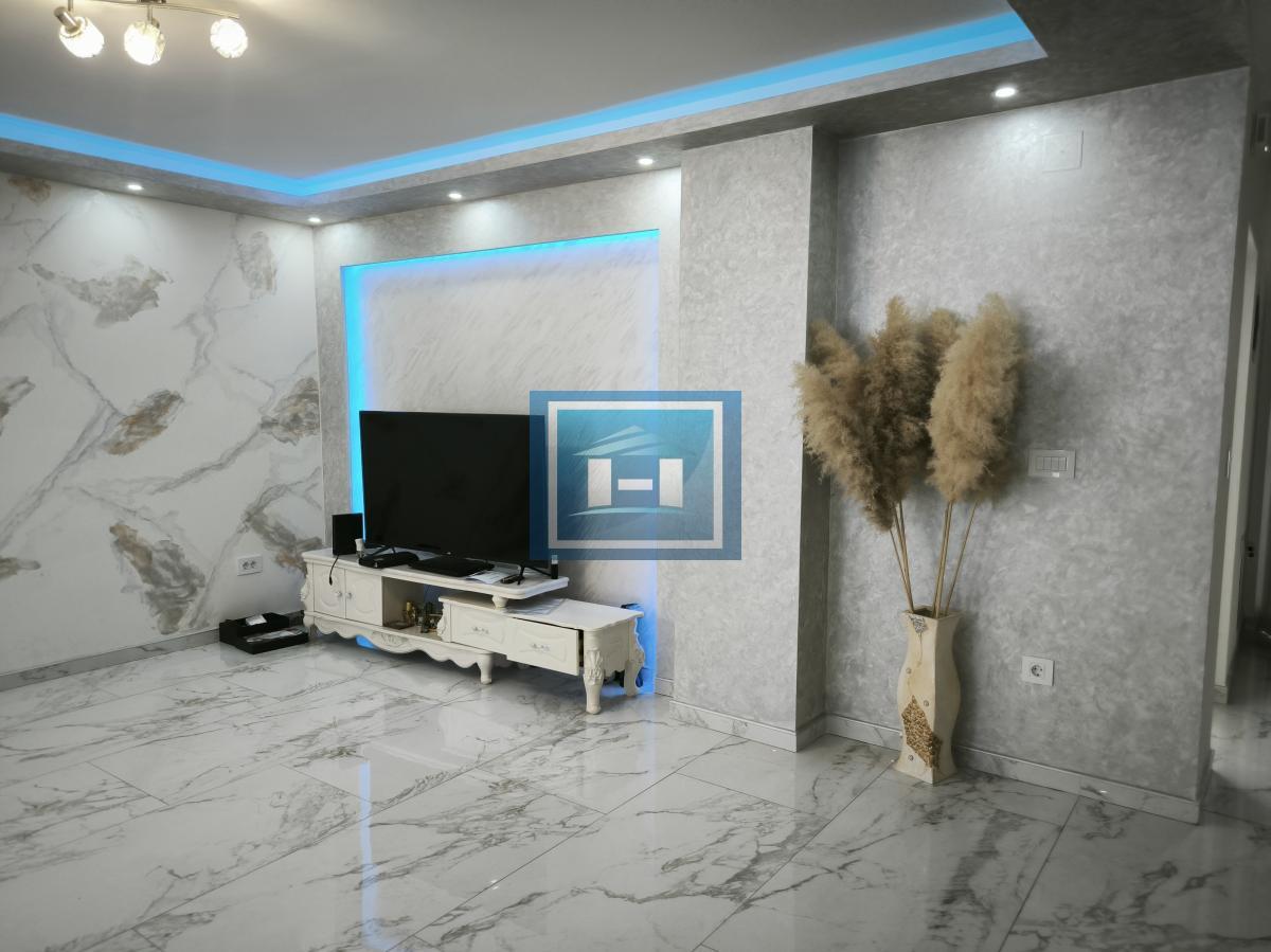 NA PRODAJU – DVE KUĆE + POMOĆNI OBJEKAT – SVE FULL! 3