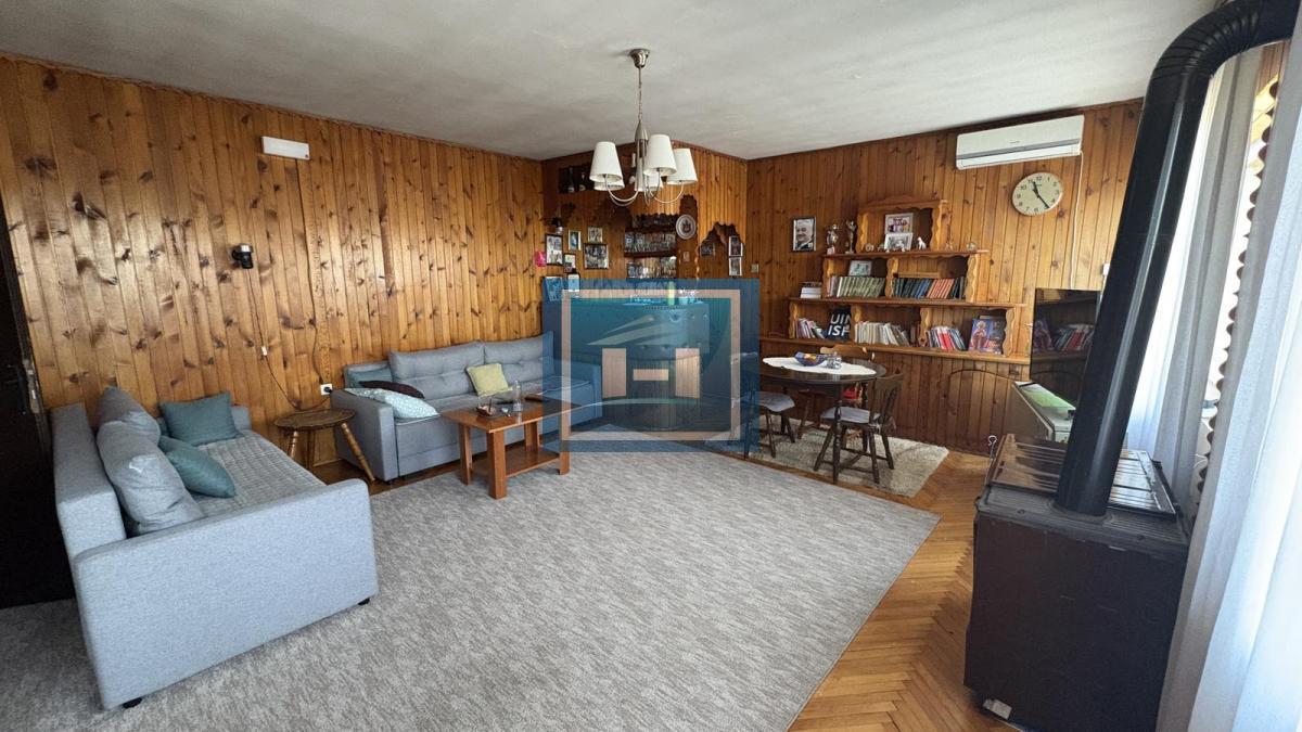 Na prodaju kuća sa velikim potencijalom – iznad vinarije Piano, nadomak Jagodine! 2