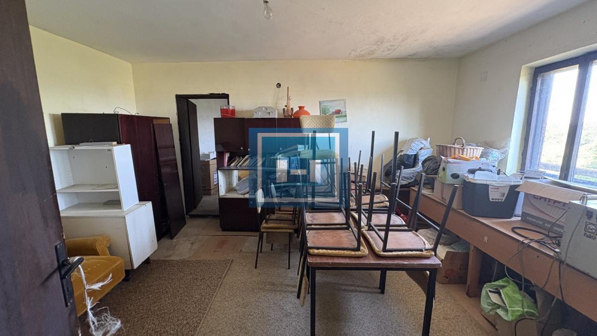 Na prodaju kuća sa velikim potencijalom – iznad vinarije Piano, nadomak Jagodine! 23